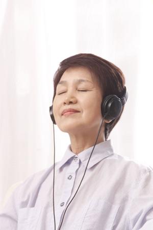 キャンプ愛好者必見！静音＆安全なポータブル電源の選び方を解説